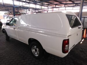 Nissan NP300 Lowline Canopy